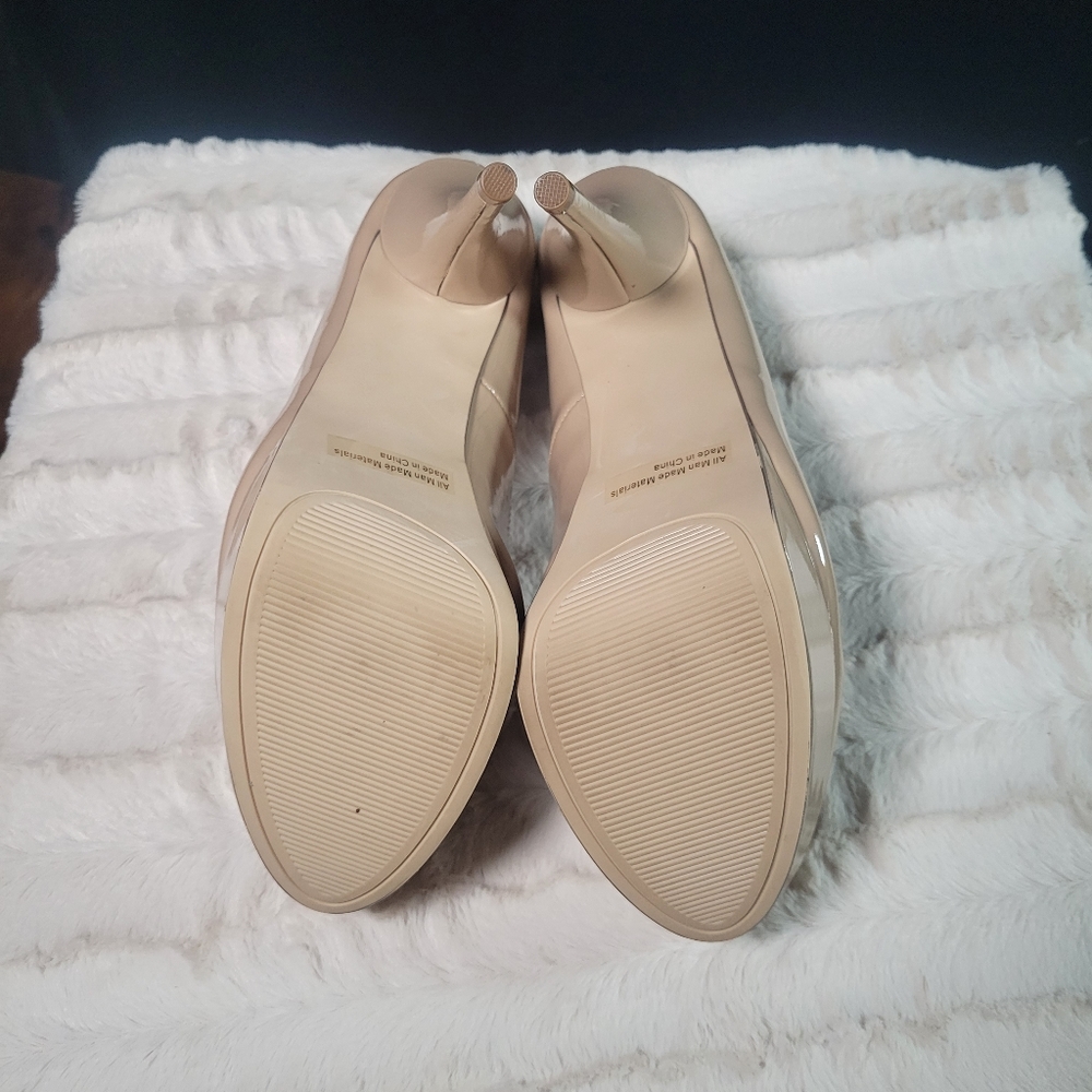 Wild pair dayton nude patent platform pump - Picture 4 of 5